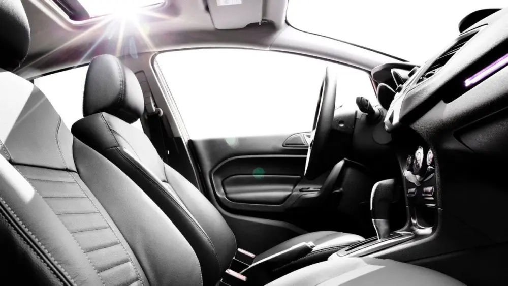 2014-ford-fiesta-sedan-interior61169