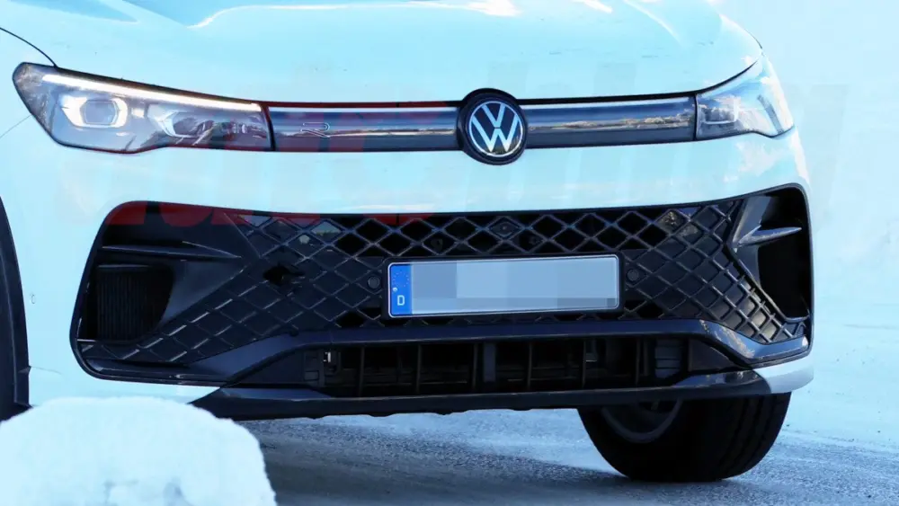 2027-volkswagen-tiguan-r-spy-shot770328