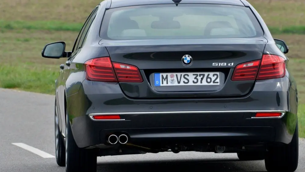 p90163568_highres_the-new-bmw-518d-sed-1266456