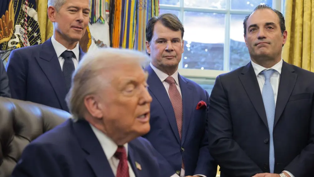 president-trump-makes-an-announcement-on-new-us-fuel-economy-standards869465