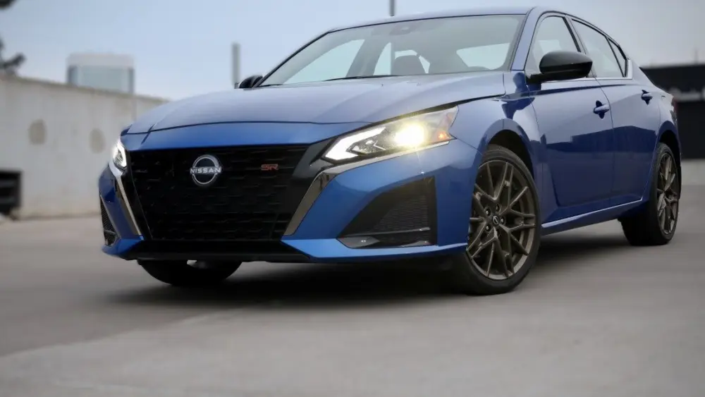 2025-nissan-altima876989