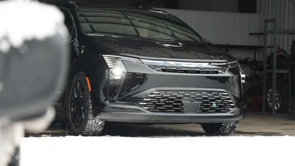 new-chrysler-pacifica-front-end-699f4826d106a