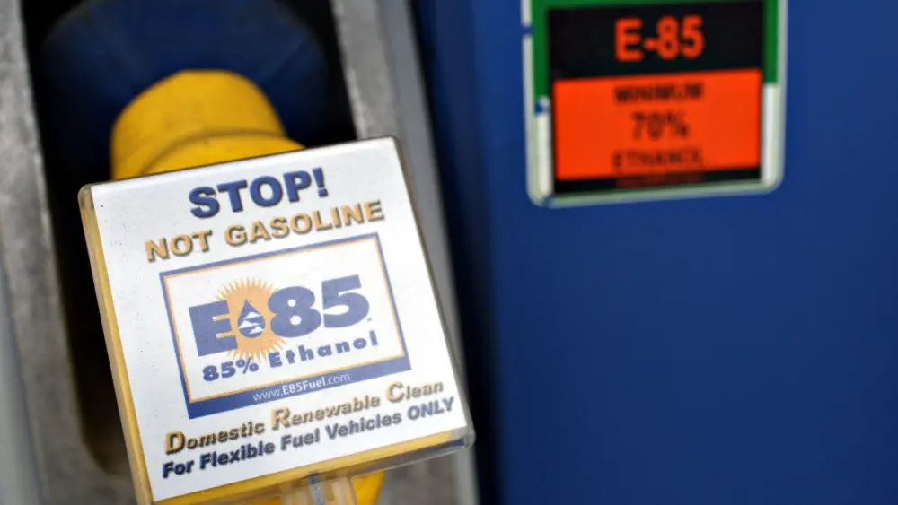 a-sign-alerting-customers-that-e85-a-mixture-of-85-percent-ethanol-and-gasoline-is-not-regular-gasoline773843