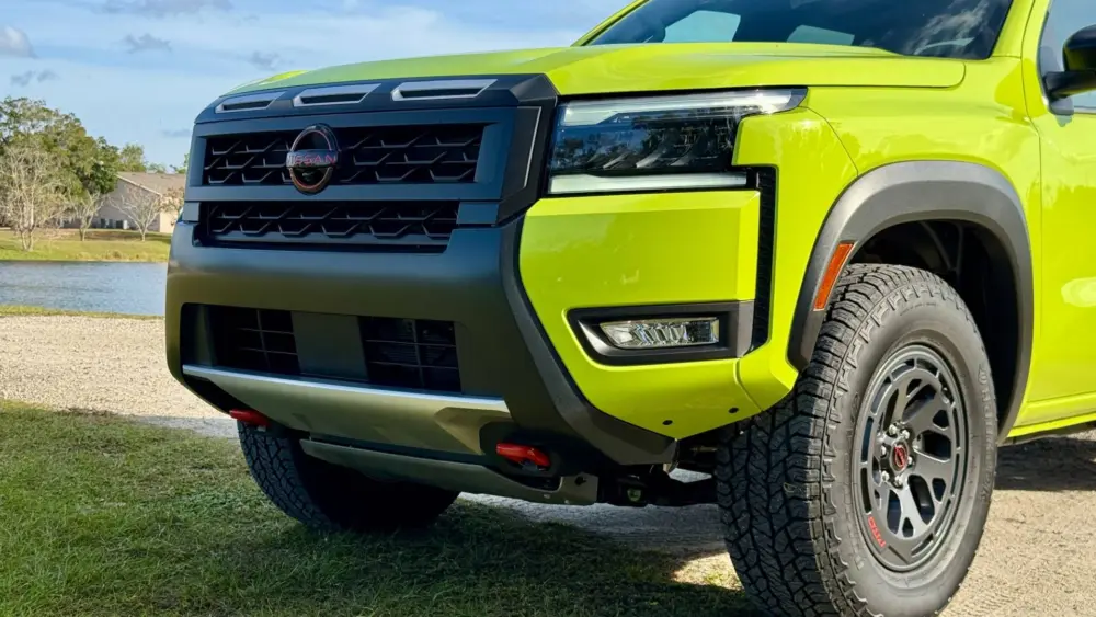 2026-nissan-frontier10380430