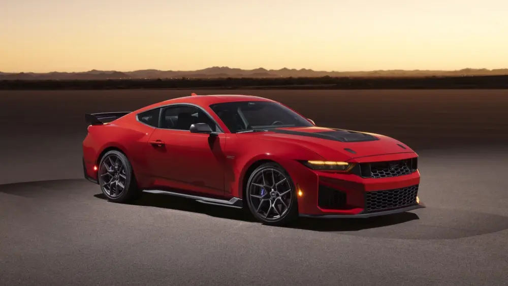 2026-mustang-dark-horse-sc_02-e1773161902382656952