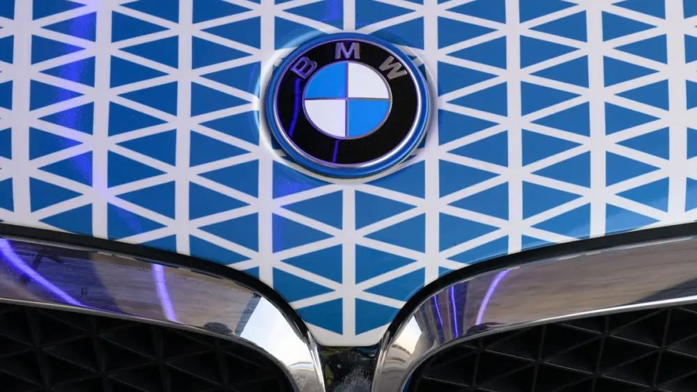 bmw-ix5-hydrogen-badge256189