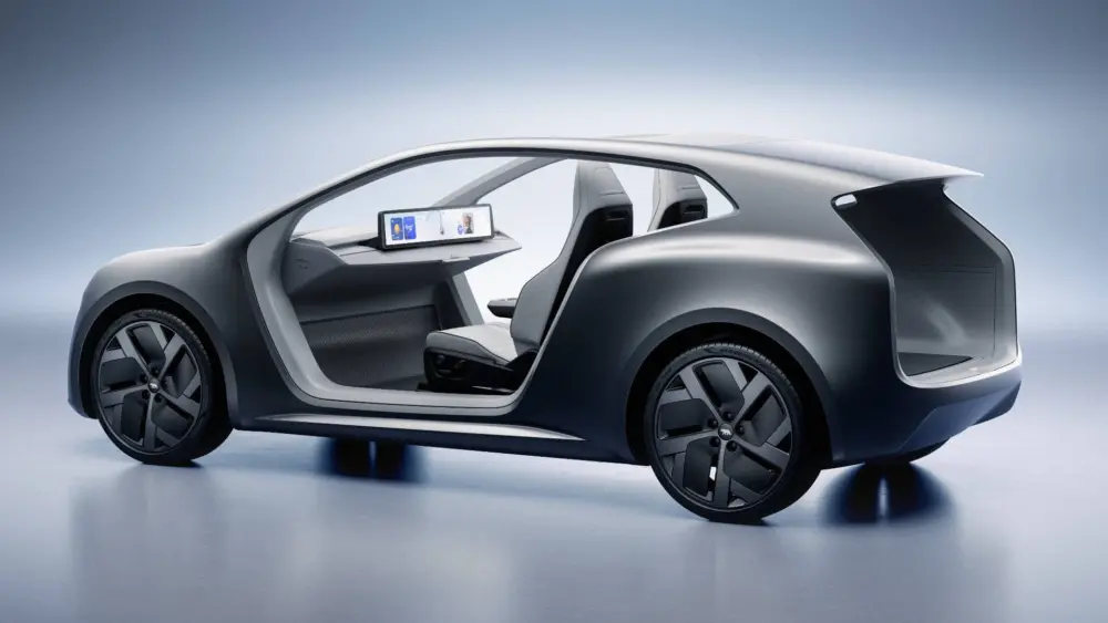 lucid-lunar-dashboard-rear-quarter96009