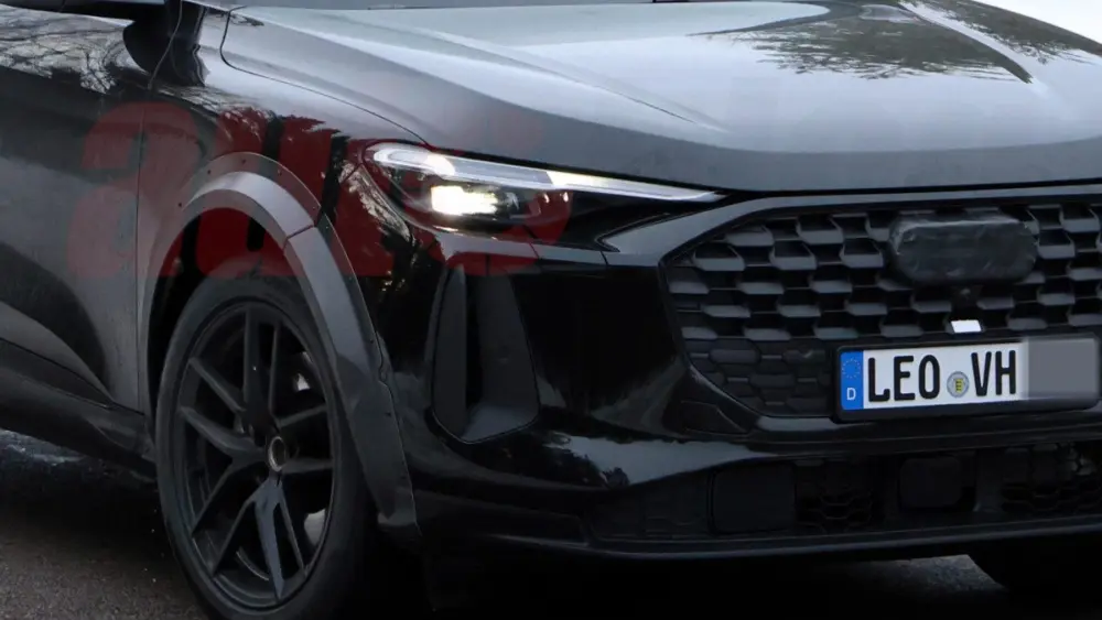 2027-porsche-macan-spy-shot713063