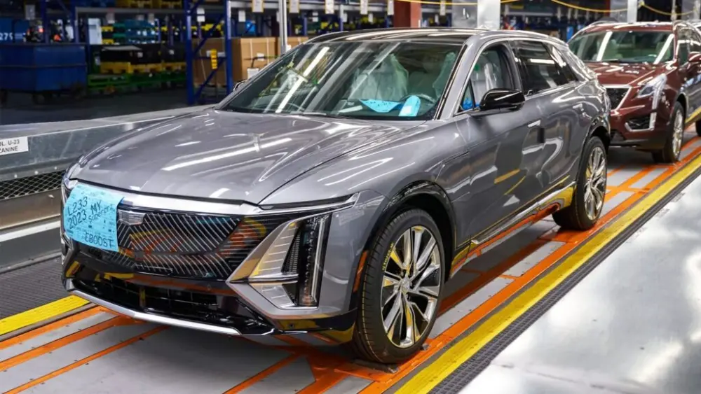 cadillac-lyriq-production-1029-6aa-1024x576194378-1