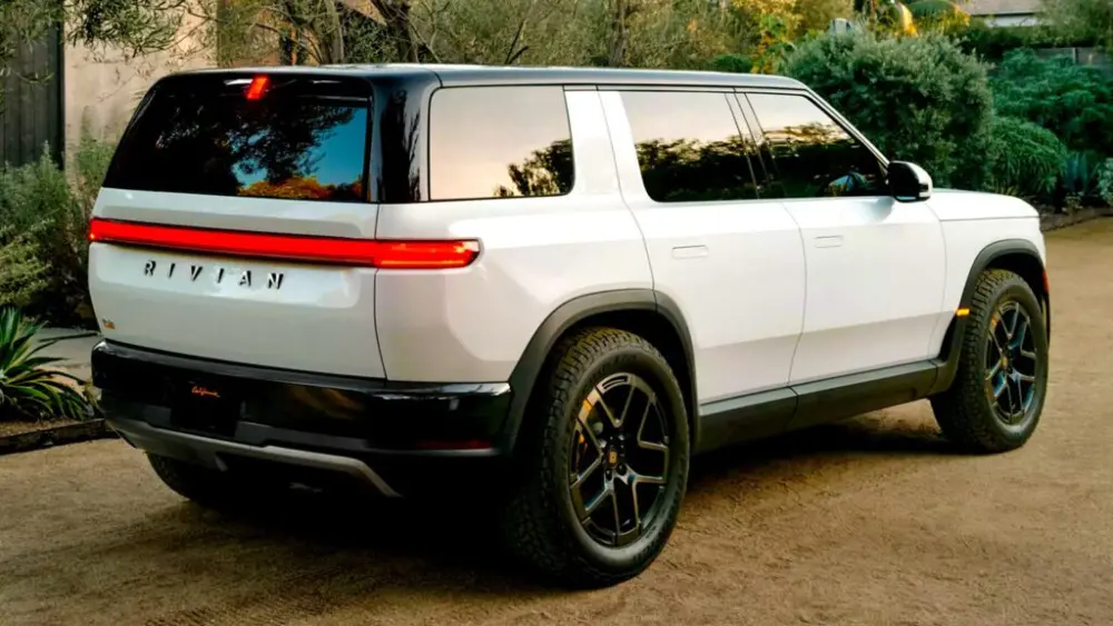 2027-rivian-r2-100-copy-1024x57643392-1