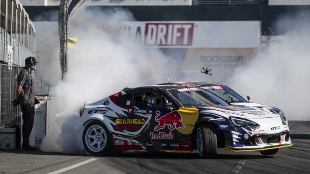 connor-shanahan-hits-inner-bank-2-in-front-of-a-track78727