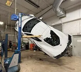 another-c8-corvette-falls-off-vehicle-lift250389