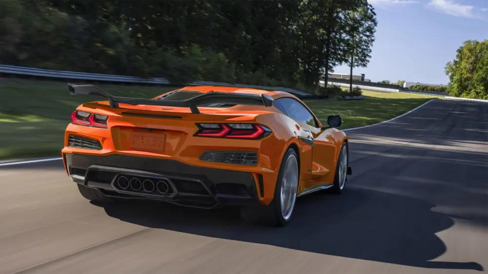 2023-chevrolet-corvette-z06-004-copy-1408838