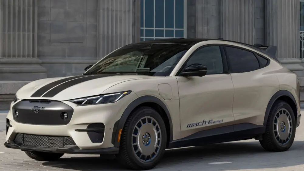 2025-ford-mustang-mach-e765011