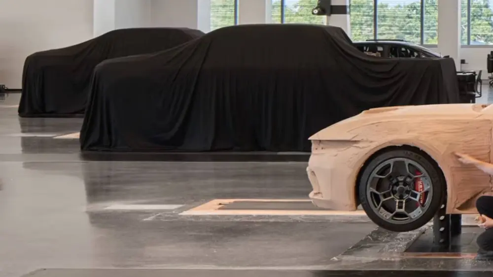 ford-vehicles-under-tarps-at-world-hq788205