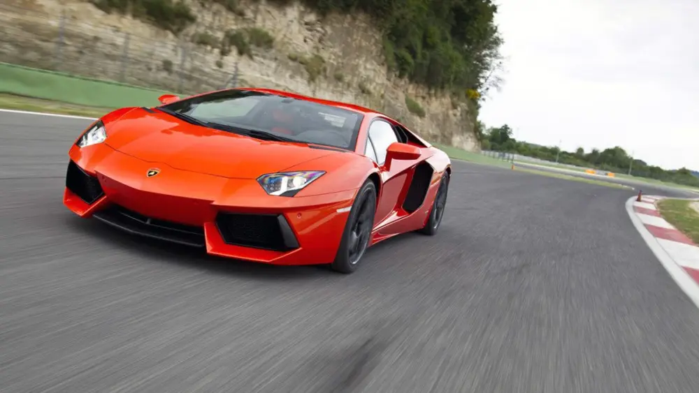 2012-lamborghini-aventador-lp700-4773636