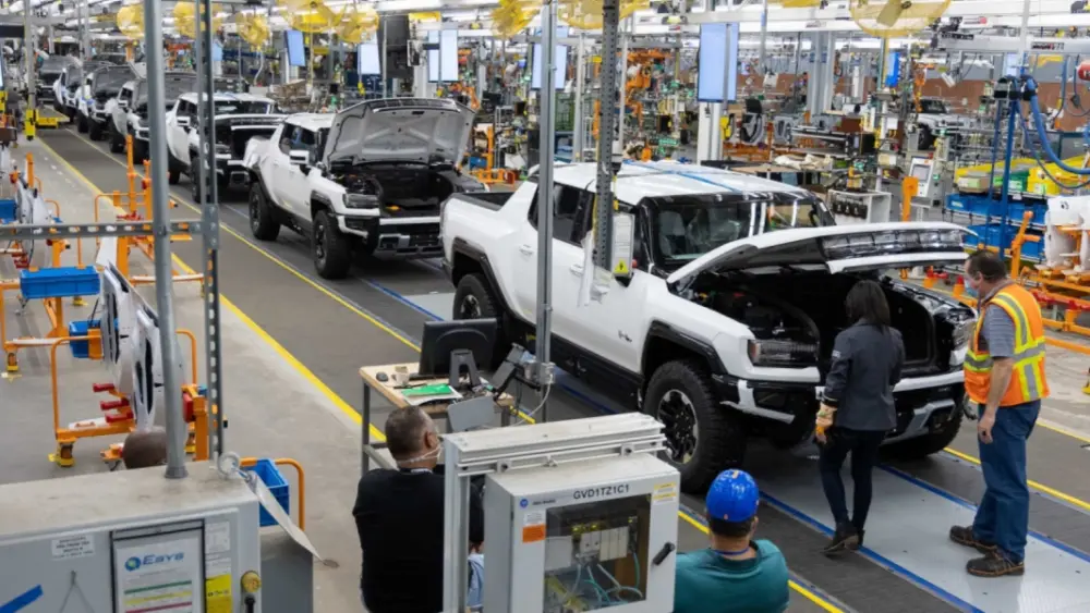 gmc-hummer-ev-at-factory-zero60768