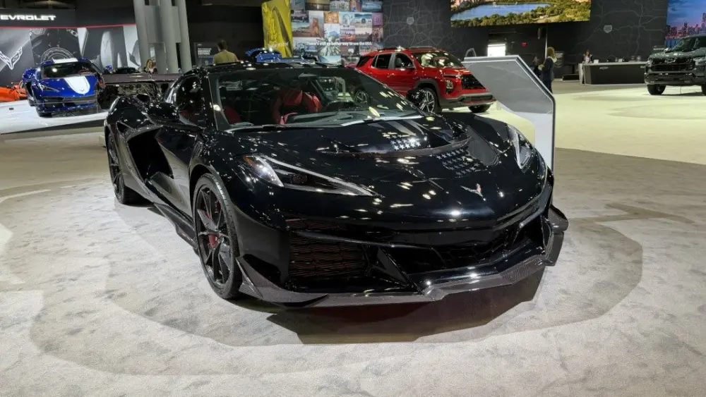 chevrolet-corvette-zr1x-stars-amp-steel-2026-ny-auto-show888317