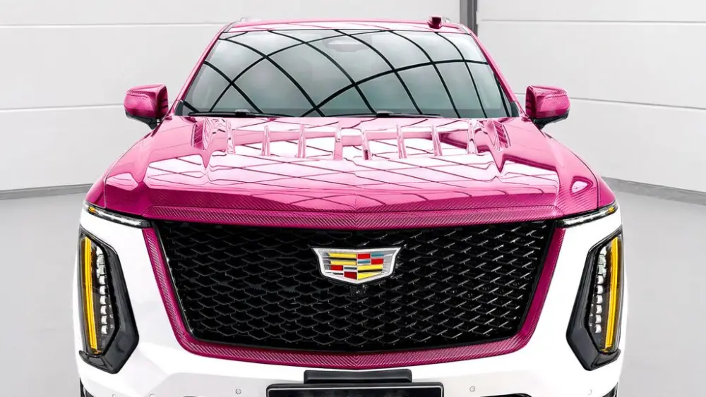 escalade_white-pink_studio_03_wide-copy-1024x576524634-1