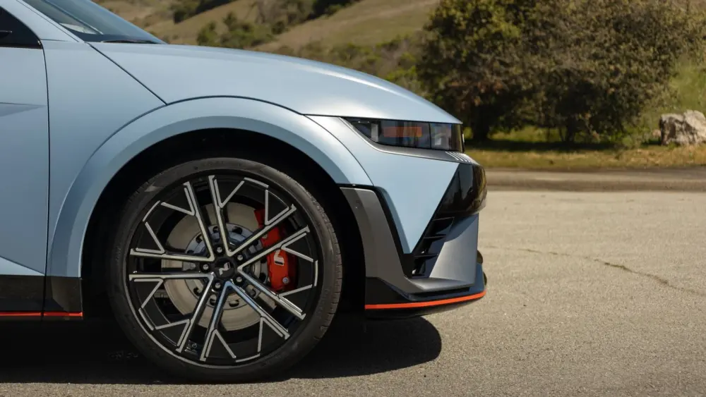 2025-hyundai-ioniq-5-n-front-wheel-detail652216