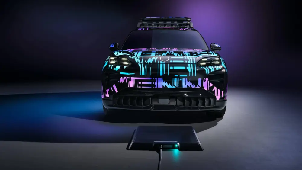 porsche-cayenne-wireless-charging-head-on