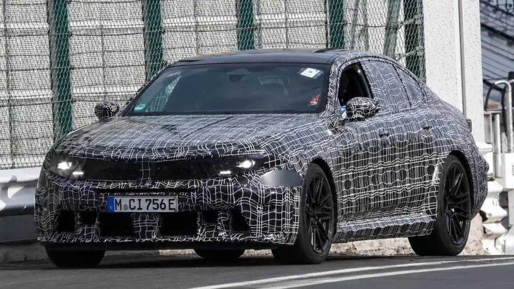 2028-bmw-m5-lci-screenshot-from-spy-video885895