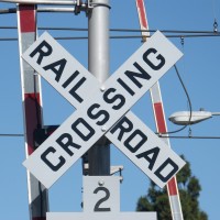 railroad-crossing-1334244_1280