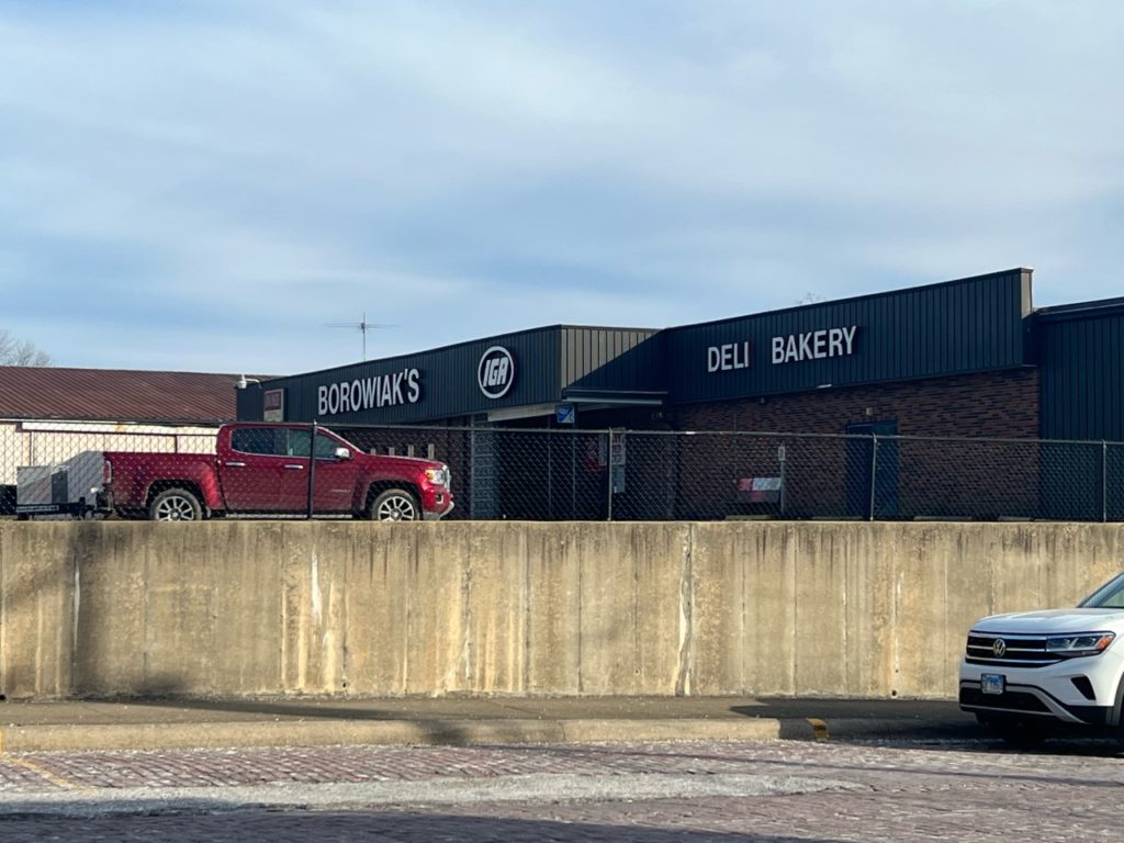 Community Stepping Up After Losing Grocery Store WFIW