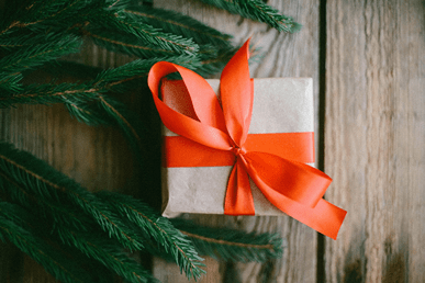 christmas-present-tree-ribbon