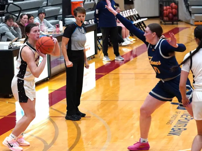 adyson-mlnarik-hastings-3-pointer-2026