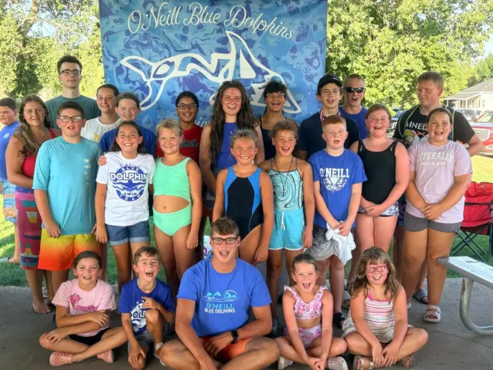 blue-dolphin-2026-swim-team