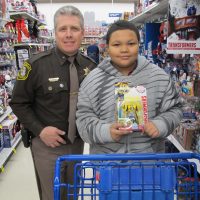 scc-undersheriff-tom-buckley-with-a-shopper
