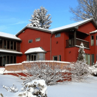 http://adventureinnbedandbreakfast.com/
