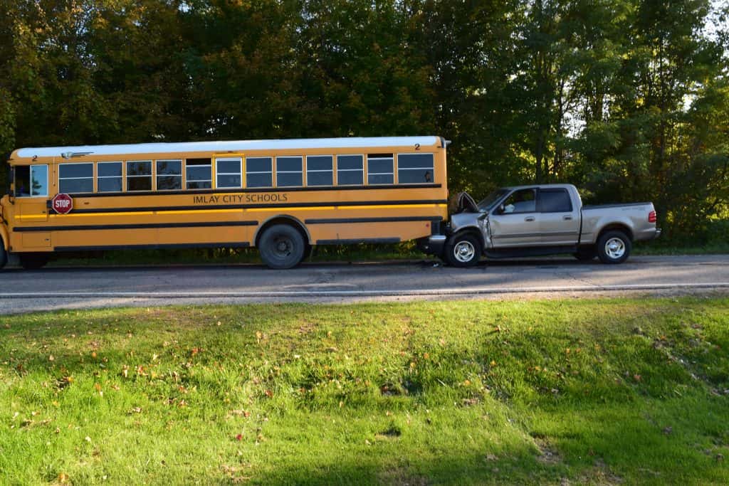 Man dies after rearending Imlay City school bus WPHM