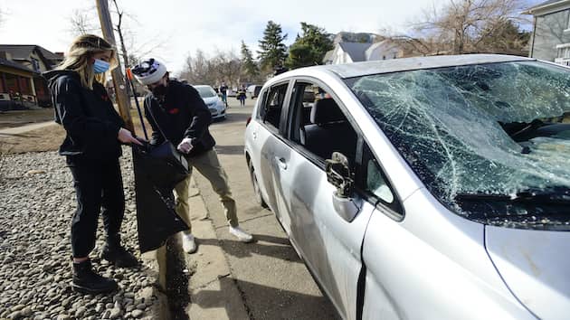 Hundreds of rowdy revelers throw out-of-control street party near University of Colorado, Boulder, campus - Vimarsana News