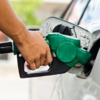 istock_6421_fillingupgas