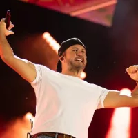 m_lukebryanarmsupcmafest2025abc264799