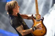 m_keithurbancmafest2025abcguitarinair852700