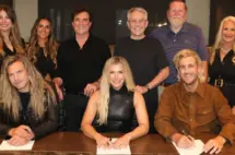 m_thebandperrybigmachinesigningphoto161063