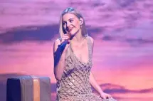 m_kelseaballerinithetonightshowstarringjimmyfallotoddowyoungnbc255878