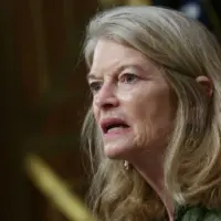 getty_lisamurkowski_072324933781