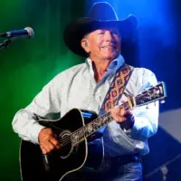 getty_georgestrait_072825850160