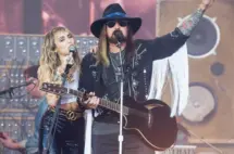 getty_mileybillyraycyrus_091725527880