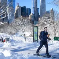 getty_newyorksnowstorm_023526318462