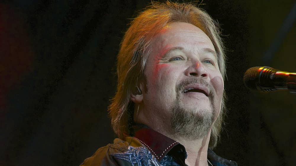 Travis Tritt to kick off solo acoustic tour 'An Evening with Travis