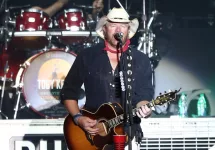 Toby Keith performs in concert at Country Thunder Arizona on April 8^ 2018 in Florence^ Arizona.