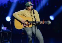 Dylan Marlowe performs in Hollywood^ Florida on November 14^ 2024 as part of Audacy’s Stars and Strings benefit concert.