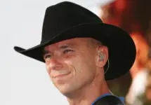 Kenny Chesney/closeup