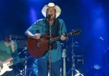Tracy Lawrence performs at the CountryFlo Music and Camping Festival on November 4^ 2016 in Lake Wales^ Florida.