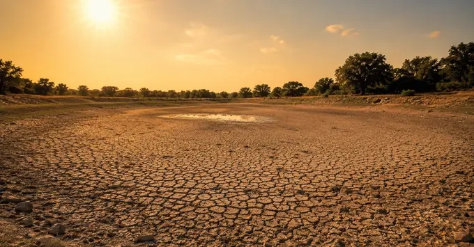 2608271036_dry-pond-heat-wave-680x35522583-1